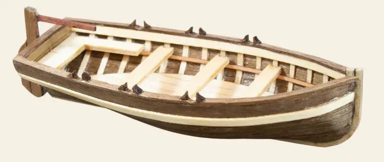 2039 Kleines Beiboot der Handelsmarine